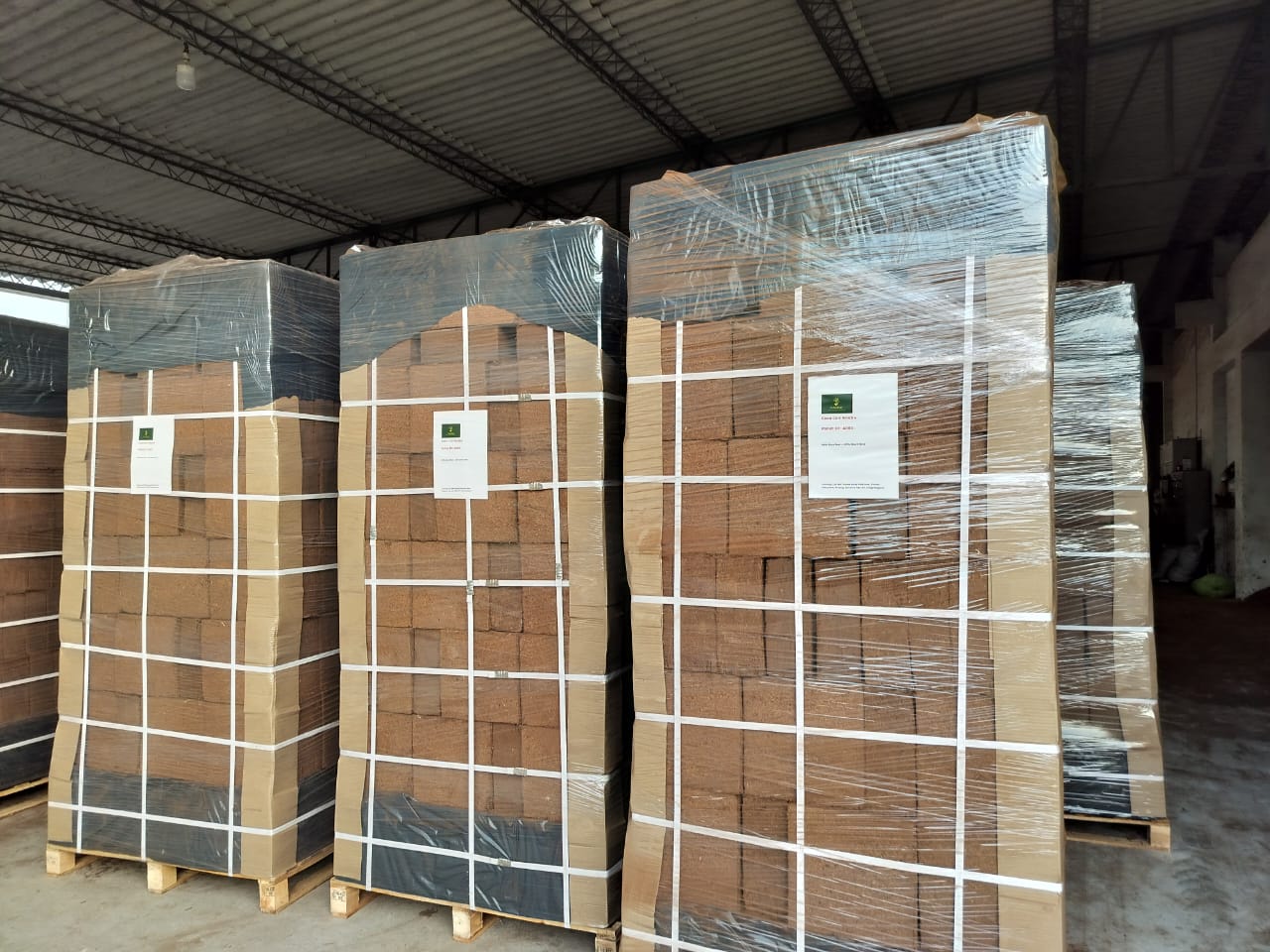 COCO COIR BLOCK 5KG - 90 Units